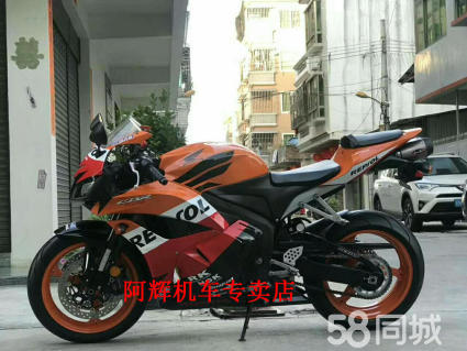 出售各種大排量跑車，款式齊全，大概價(jià)位就是1萬(wàn)起步到幾萬(wàn)快的價(jià)位都有